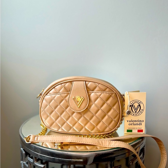 NWT!! Valentino Orlandi Quilted Crossbody purse in this gorgeous nude color. - Picture 1 of 10